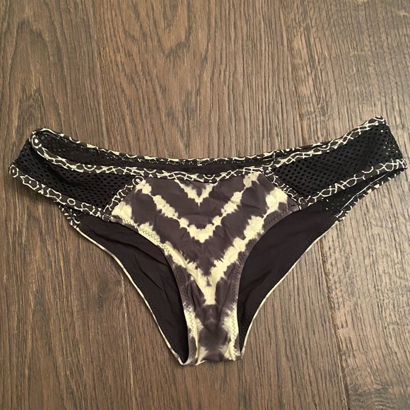 Rip Curl mesh bikini bottoms - Picture 1 of 3